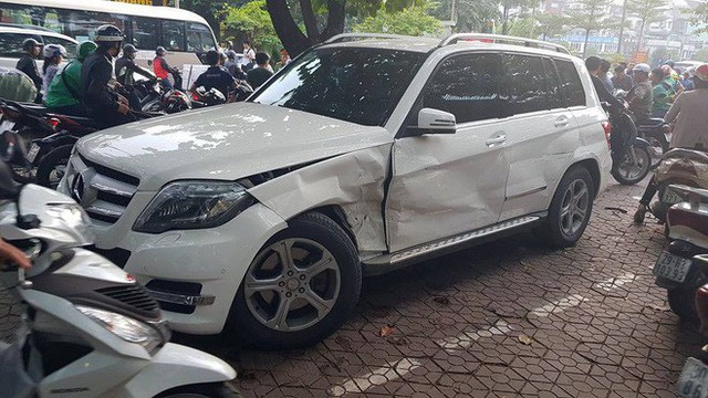 Vụ xe sang Audi lùi vun vút gây tai nạn liên hoàn trên phố Hà Nội: Tài xế khai gạt nhầm số nên cuống - Ảnh 3.