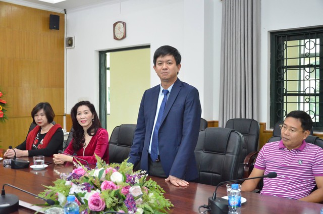 Thứ trưởng Lê Quang Tùng chúc  mừng các thầy cô giáo Học viện Âm nhạc Quốc  gia Việt Nam - Ảnh 1.