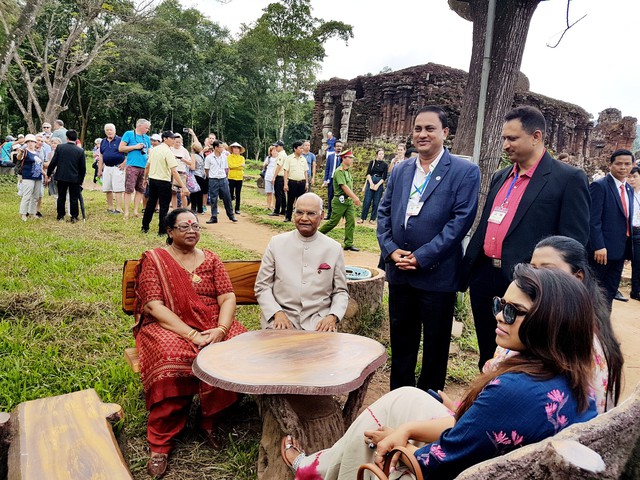 Tổng thống Ấn Độ cùng phu nhân thăm Khu Đền tháp Mỹ Sơn - Ảnh 7.