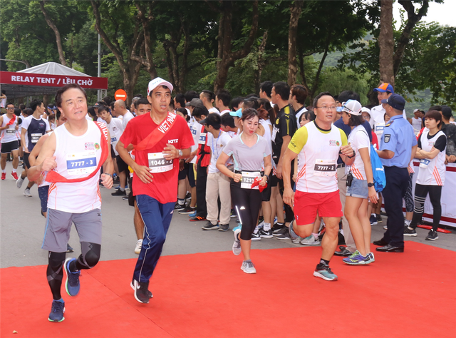 Hơn 1.000 “vận động viên” của Việt Nam – Nhật Bản tham dự Giải chạy tiếp sức Kizuna Ekiden 2018 - Ảnh 3.
