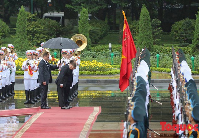 Thủ tướng Nguyễn Xuân Phúc chủ trì lễ đón trọng thể Thủ tướng Liên bang Nga D.A. Medvedev - Ảnh 3.