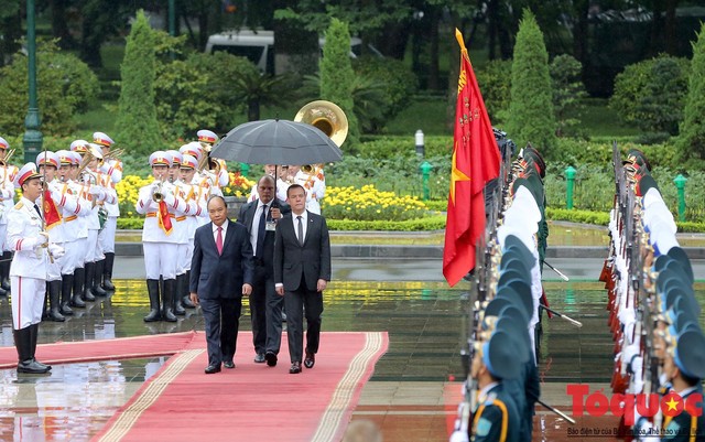 Thủ tướng Nguyễn Xuân Phúc chủ trì lễ đón trọng thể Thủ tướng Liên bang Nga D.A. Medvedev - Ảnh 4.