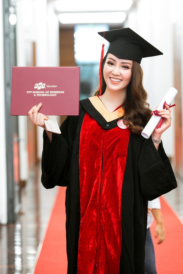 Sau 2 năm đèn sách, cuối cùng Á hậu Thụy Vân đã hái quả ngọt – tấm bằng MBA - Ảnh 9.