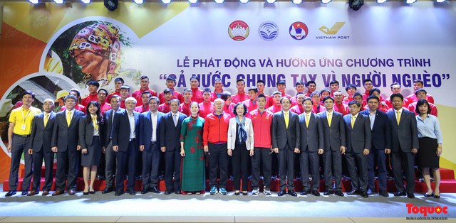 Hình ảnh từng thành viên Đội tuyển Bóng đá Việt Nam nhắn tin ủng hộ Vì người nghèo - Ảnh 14.