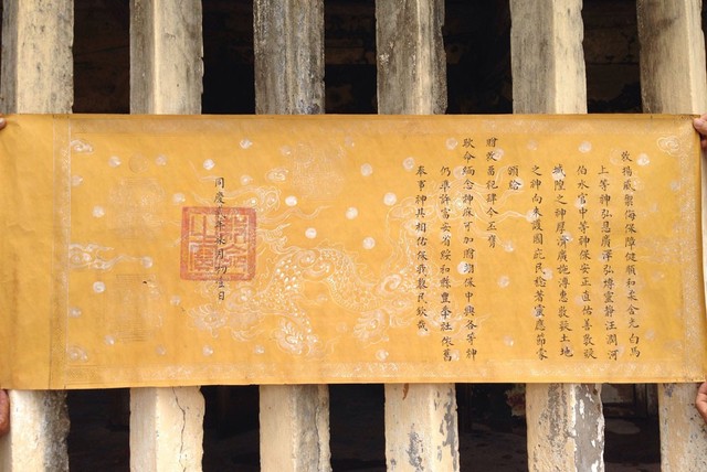 Phát hiện 2 đạo sắc phong cổ thời Nguyễn tại Phú Yên - Ảnh 1.