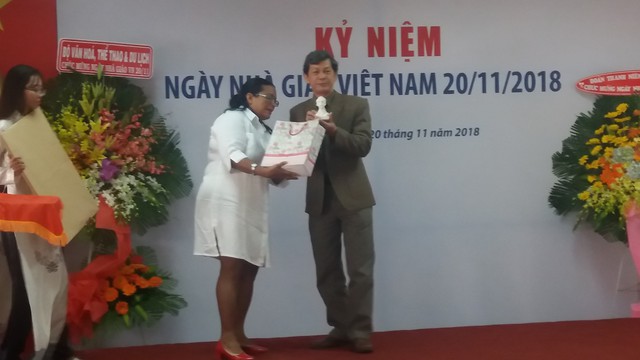 Thứ trưởng Trịnh Thị Thủy thăm và chúc mừng cơ sở đào tạo trực thuộc Bộ VHTTDL ở phía Nam - Ảnh 4.