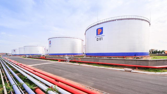 Phó Thủ tướng Vương Đình Huệ chỉ đạo giải quyết vướng mắc, khiếu nại của doanh nghiệp liên quan đến C/O xăng dầu nhập khẩu - Ảnh 1.