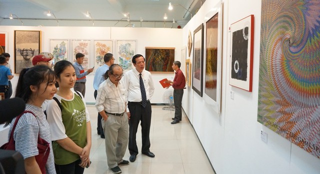 Trưng bày các tác phẩm nghệ thuật tạo hình của 7 nước khu vực Thái Bình Dương - Ảnh 1.