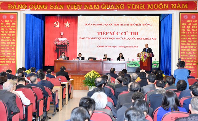 Thủ tướng Nguyễn Xuân Phúc tiếp xúc cử tri quận Lê Chân (Hải Phòng) - Ảnh 2.