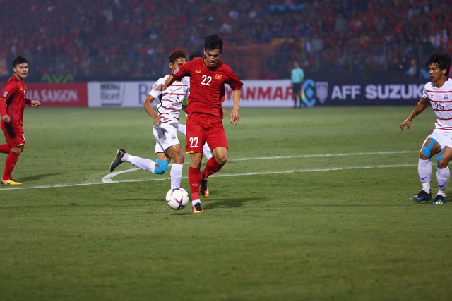 Trực tiếp Việt Nam vs Campuchia: Đội tuyển Việt Nam  giành ngôi đầu bảng A, bước vào bán kết AFF Cup 2018 - Ảnh 15.