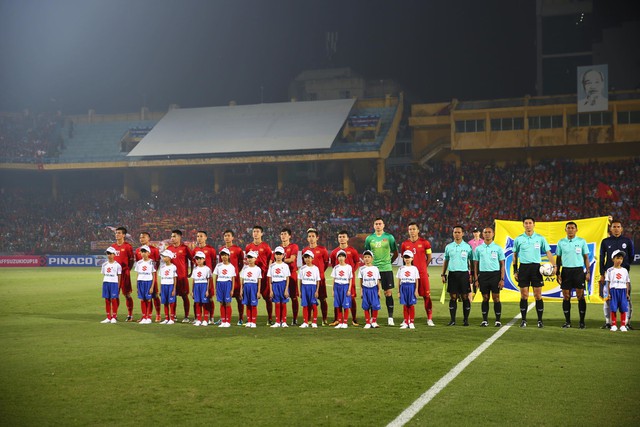 Trực tiếp Việt Nam vs Campuchia: Đội tuyển Việt Nam  giành ngôi đầu bảng A, bước vào bán kết AFF Cup 2018 - Ảnh 18.