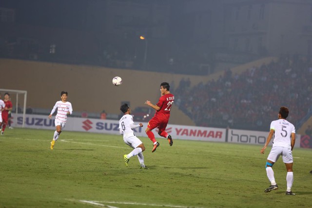 Trực tiếp Việt Nam vs Campuchia: Đội tuyển Việt Nam  giành ngôi đầu bảng A, bước vào bán kết AFF Cup 2018 - Ảnh 12.