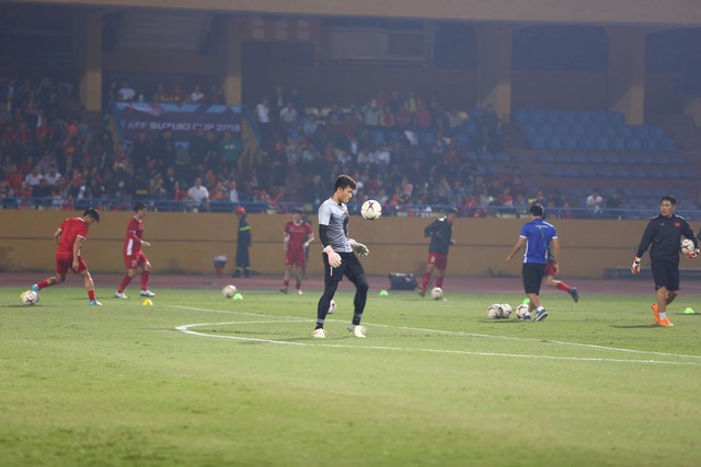 Trực tiếp Việt Nam vs Campuchia: Đội tuyển Việt Nam  giành ngôi đầu bảng A, bước vào bán kết AFF Cup 2018 - Ảnh 22.