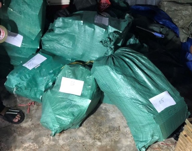 6.500 gói thuốc lá ESSE bị phát hiện ở Đà Nẵng - Ảnh 1.
