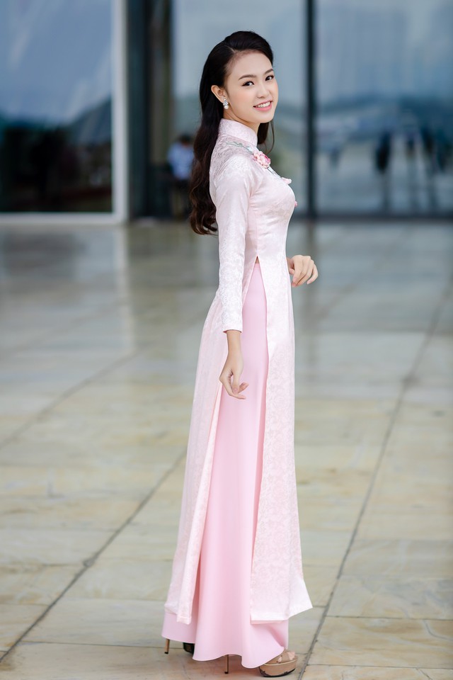 ‘Cô gái vàng’ của Hoa hậu Việt Nam tiếp tục nhận giải thưởng lớn - Ảnh 1.