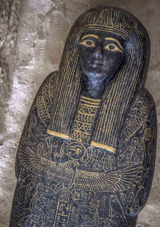 Lạnh người Ai Cập lần đầu công khai mở xác ướp 3.000 năm - Ảnh 3.