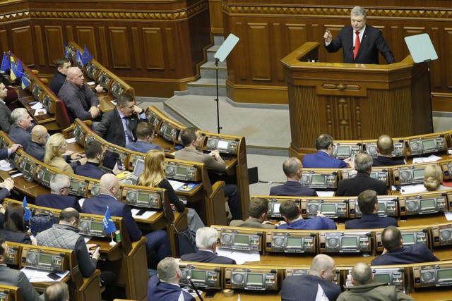 Ukraine lập thiết quân luật: Loạt đồng minh mạnh mẽ nhắm thẳng Nga - Ảnh 1.