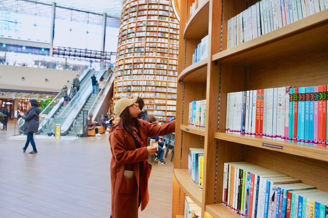 Hàn Quốc: Thư viện khổng lồ Starfield - điểm “sống ảo” của các tín đồ du lịch - Ảnh 3.