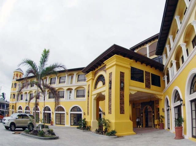 Khám phá khách sạn Planta, nơi ở của đội tuyển bóng đá Việt Nam tại Philippines - Ảnh 1.