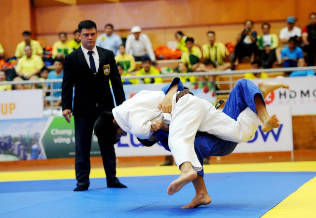 Môn Judo bước vào ngày thi đấu đầu tiên đầy kịch tính - Ảnh 1.