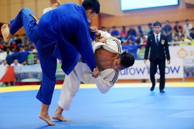 Môn Judo bước vào ngày thi đấu đầu tiên đầy kịch tính - Ảnh 3.