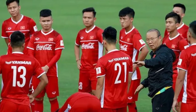 Tin vui trước thềm bán kết lượt đi: Mục tiêu của HLV Park Hang- seo đã đạt được, màn trình diễn xuất sắc giúp Việt Nam tăng bậc tại xếp hạng FIFA - Ảnh 1.