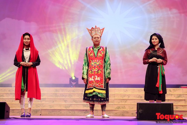 Chiêm ngưỡng màn trình diễn của các cô gái dân tộc vùng Đông Bắc trong trang phục truyền thống  - Ảnh 7.
