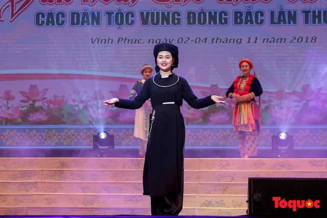 Chiêm ngưỡng màn trình diễn của các cô gái dân tộc vùng Đông Bắc trong trang phục truyền thống  - Ảnh 5.