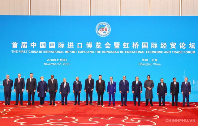 Hình ảnh Thủ tướng dự lễ khai mạc Hội chợ nhập khẩu quốc tế Trung Quốc 2018 - Ảnh 2.