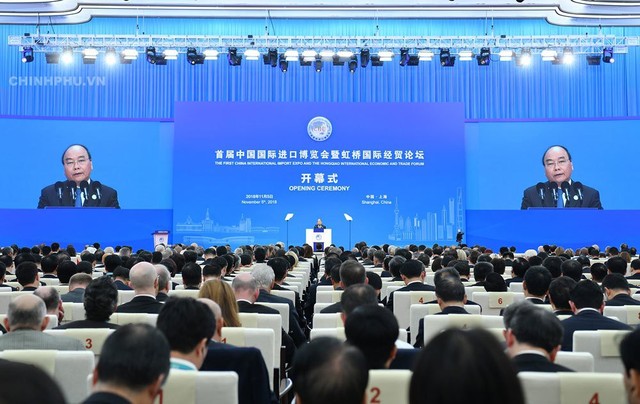 Hình ảnh Thủ tướng dự lễ khai mạc Hội chợ nhập khẩu quốc tế Trung Quốc 2018 - Ảnh 4.