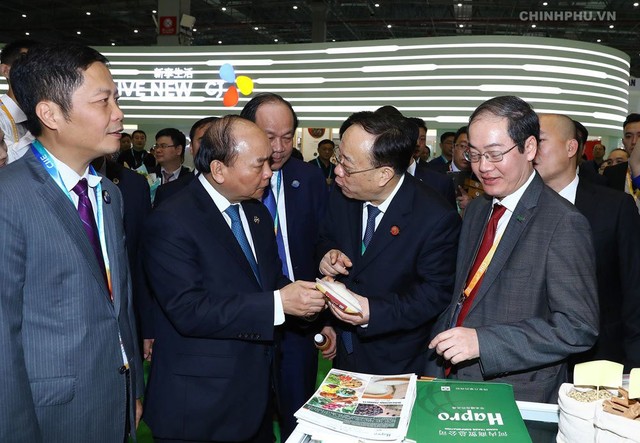Hình ảnh Thủ tướng dự lễ khai mạc Hội chợ nhập khẩu quốc tế Trung Quốc 2018 - Ảnh 7.
