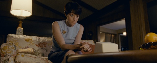Sau khi làm vợ của huyền thoại Neil Armstrong – Claire Foy lại hóa thân thành nữ tặc có hình xăm rồng - Ảnh 3.