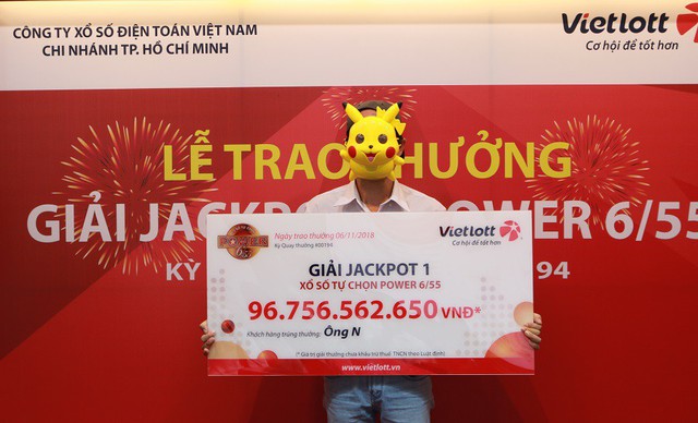 Một khách hàng trúng giải Jackpot trị giá gần một trăm tỷ đồng - Ảnh 1.