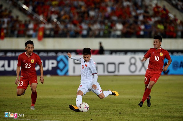 Kết thúc hiệp 1: Đội tuyển Việt Nam dẫn trước 2-0 trước Lào, Công Phượng, Anh Đức lập công - Ảnh 3.