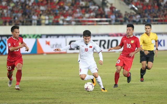 Người hâm mộ lùng sục vé trận tuyển Việt Nam gặp tuyển Malaysia - Ảnh 1.