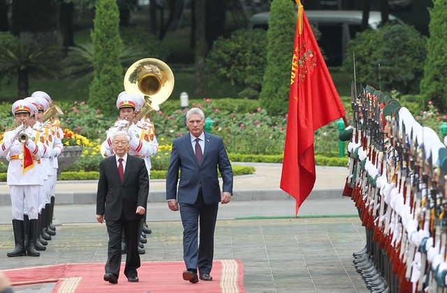 Tổng Bí thư, Chủ tịch Nước Nguyễn Phú Trọng đón Chủ tịch Cuba thăm Việt Nam - Ảnh 2.