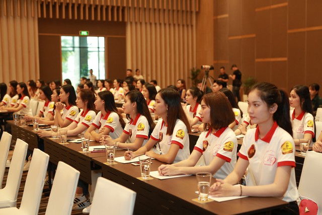 Top 3 người đẹp Hoa khôi sinh viên Việt Nam 2018 sẽ được tham gia Hành trình Tuổi trẻ vì biển đảo quê hương  - Ảnh 2.