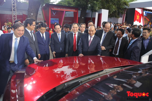 Tập đoàn An Phát Holdings đặt mua 45 xe ô tô VinFast - Ảnh 1.