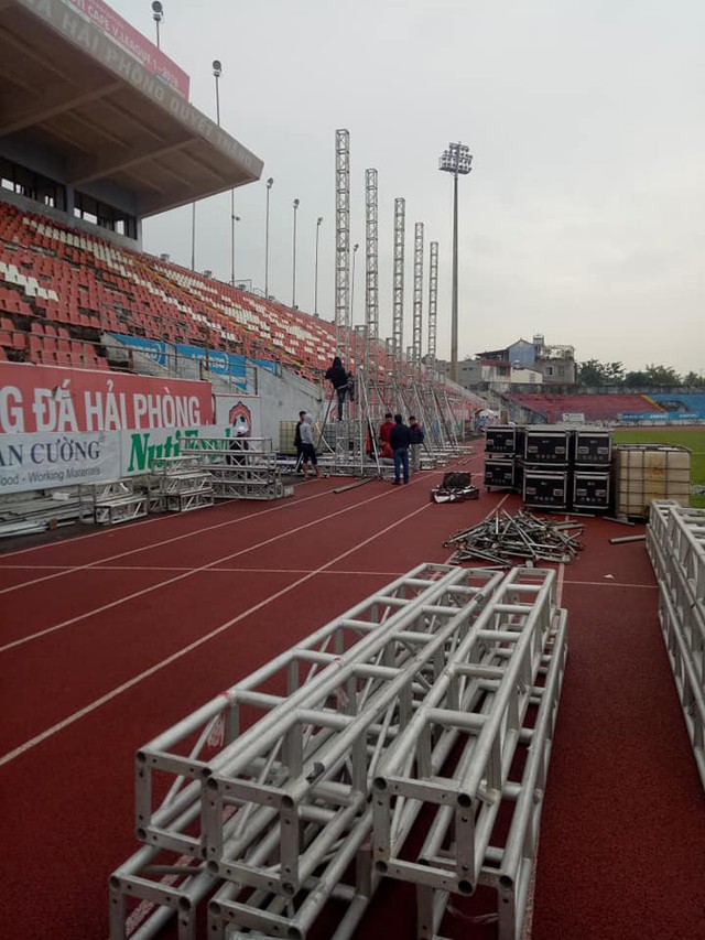 Sân vận động Lạch Tray lắp màn hình khủng sẵn sàng cho trận chung kết lượt đi AFF Cup 2018 - Ảnh 2.