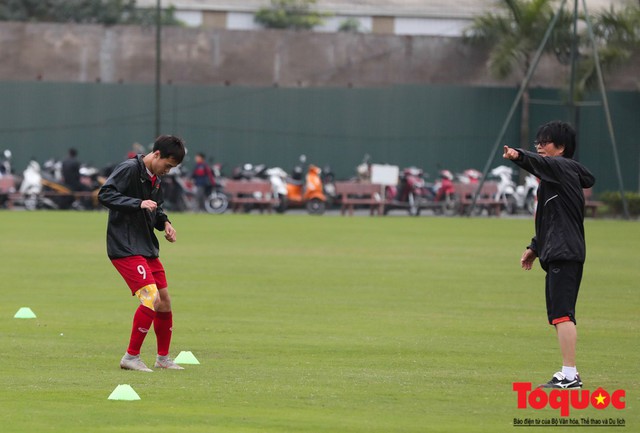 Ngọc Hải, Văn Toàn tập riêng với bộ não của HLV Park Hang - Seo trước trận chung kết lượt về AFF Cup 2018 - Ảnh 2.