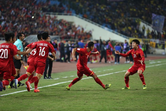 Chung kết Việt Nam – Malaysia: Sau 10 năm chờ đợi, Việt Nam giành ngôi vương ở AFF Cup  - Ảnh 26.