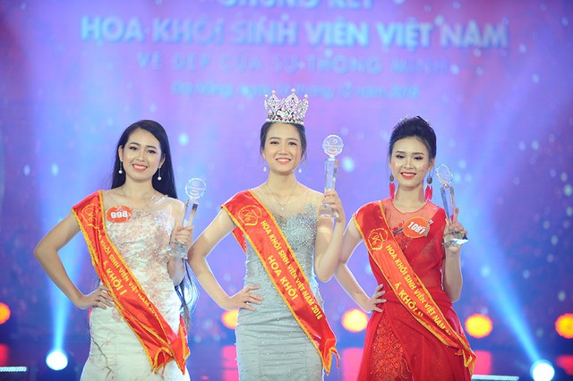 Vượt qua hơn 1.100 thí sinh, đại diện ĐH Luật - Huế đăng quang Hoa khôi Sinh viên Việt Nam 2018 - Ảnh 1.