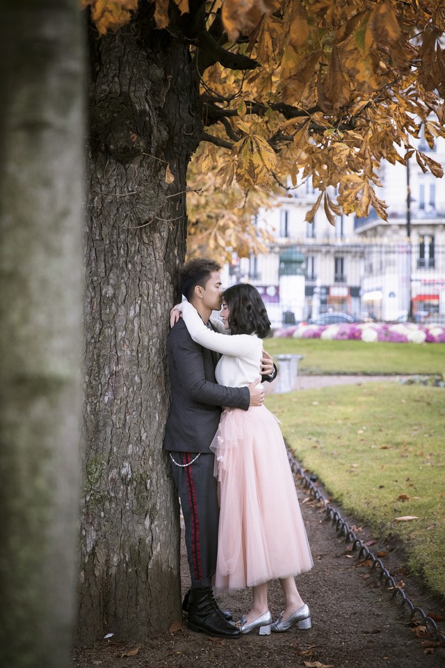 Bộ ảnh cưới tự chụp đẹp như mơ của cặp đôi Việt sống tại Paris - Ảnh 3.