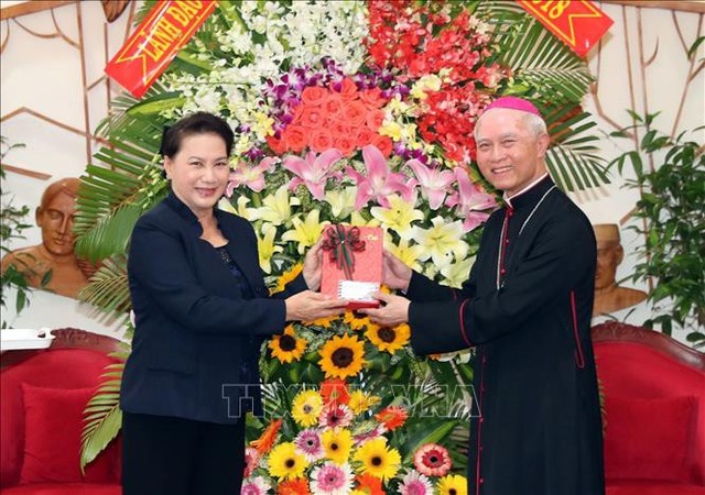 Chủ tịch Quốc hội chúc mừng Giáng sinh tại Giáo phận Xuân Lộc, Đồng Nai - Ảnh 1.
