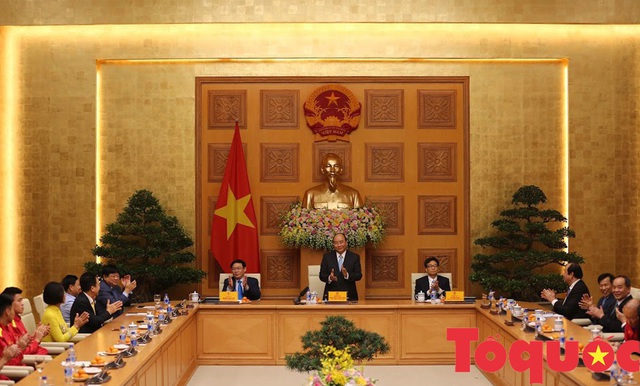 Thủ tướng: Chức vô địch AFF Cup của đội tuyển Việt Nam là thành công từ sự nỗ lực, đoàn kết - Ảnh 1.
