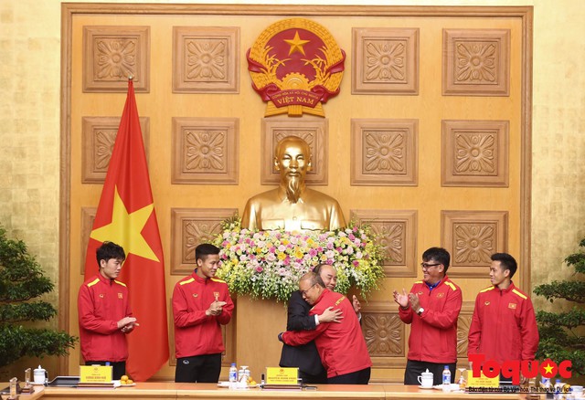 Thủ tướng Nguyễn Xuân Phúc: Đội tuyển Việt Nam là gam màu rất sáng đối với niềm tin của nhân dân trong phát triển thể thao của đất nước - Ảnh 15.