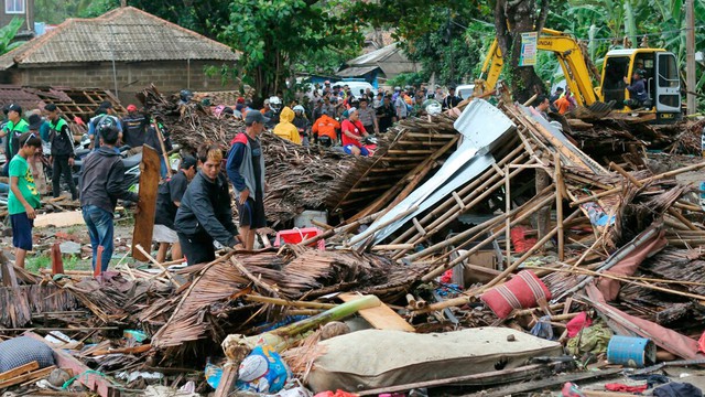 Cập nhật thảm hoạ sóng thần Indonesia: Lên tới gần 200 người thiệt mạng  - Ảnh 1.