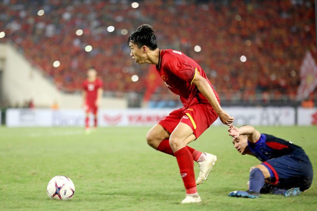 Đoàn Văn Hậu bất ngờ được gọi tên top 5 ngôi sao U-21 toả sáng tại AFC Asian Cup 2019 - Ảnh 1.