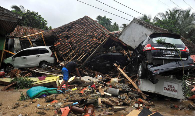 Những hình ảnh mới nhất Indonesia “tan tác” sau thảm họa sóng thần - Ảnh 10.
