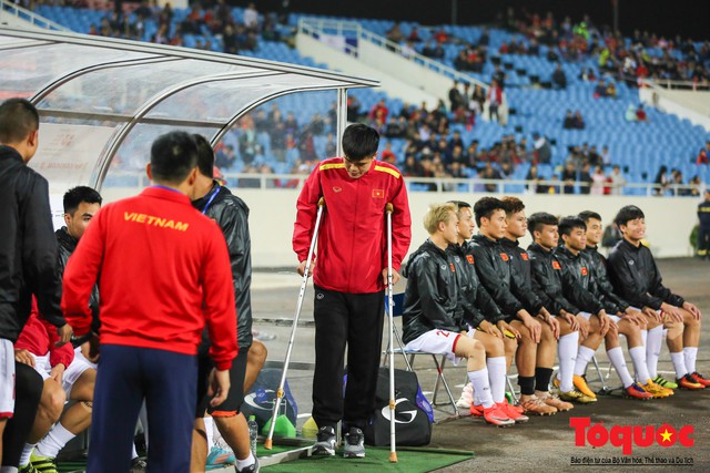 Giấc mơ tan vỡ của Lục Xuân Hưng và nỗi lo hàng thủ của HLV Park Hang- seo - Ảnh 1.